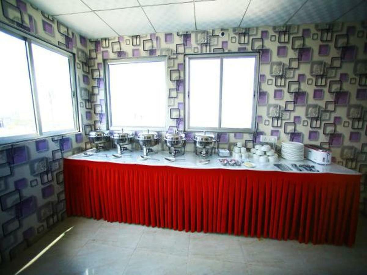 Airport Hotel Hsp New Delhi Bagian luar foto