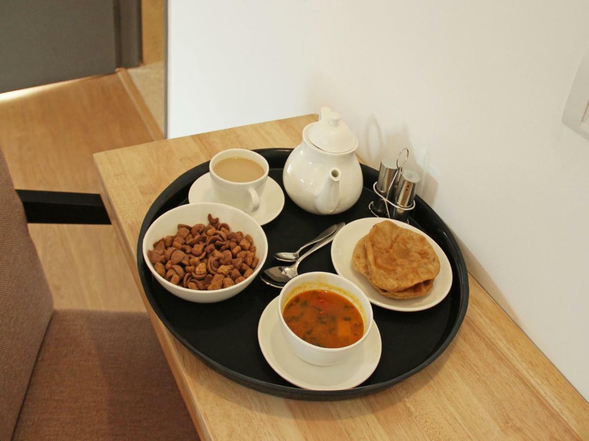 Airport Hotel Hsp New Delhi Bagian luar foto