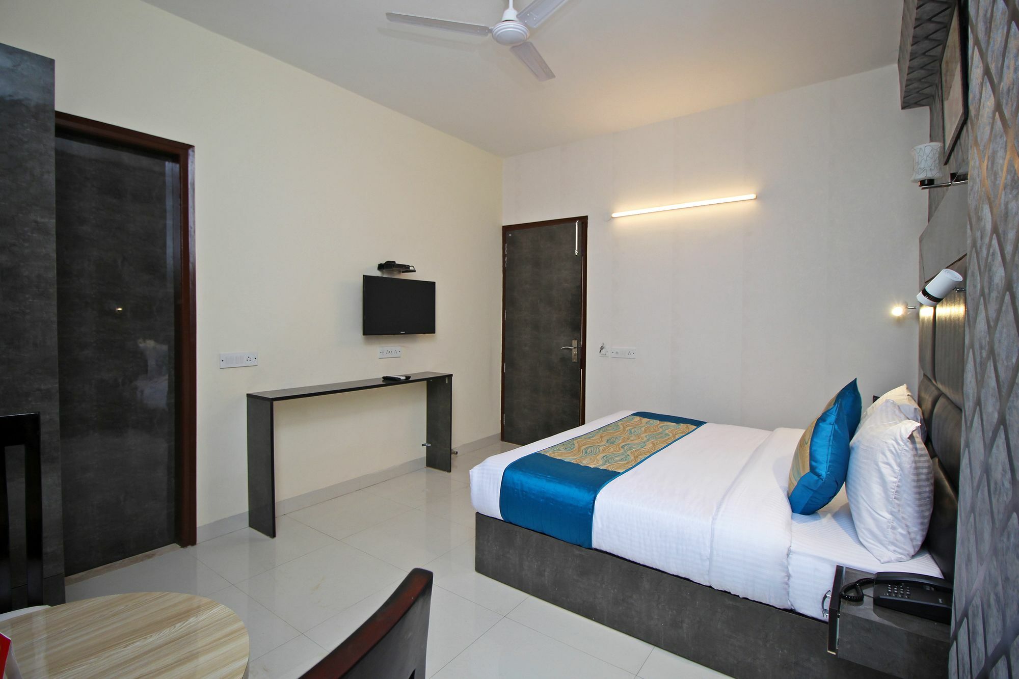 Airport Hotel Hsp New Delhi Bagian luar foto